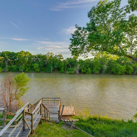 Appartamento Rustic River Cabin With Dock And Covered Deck! Waco Esterno foto