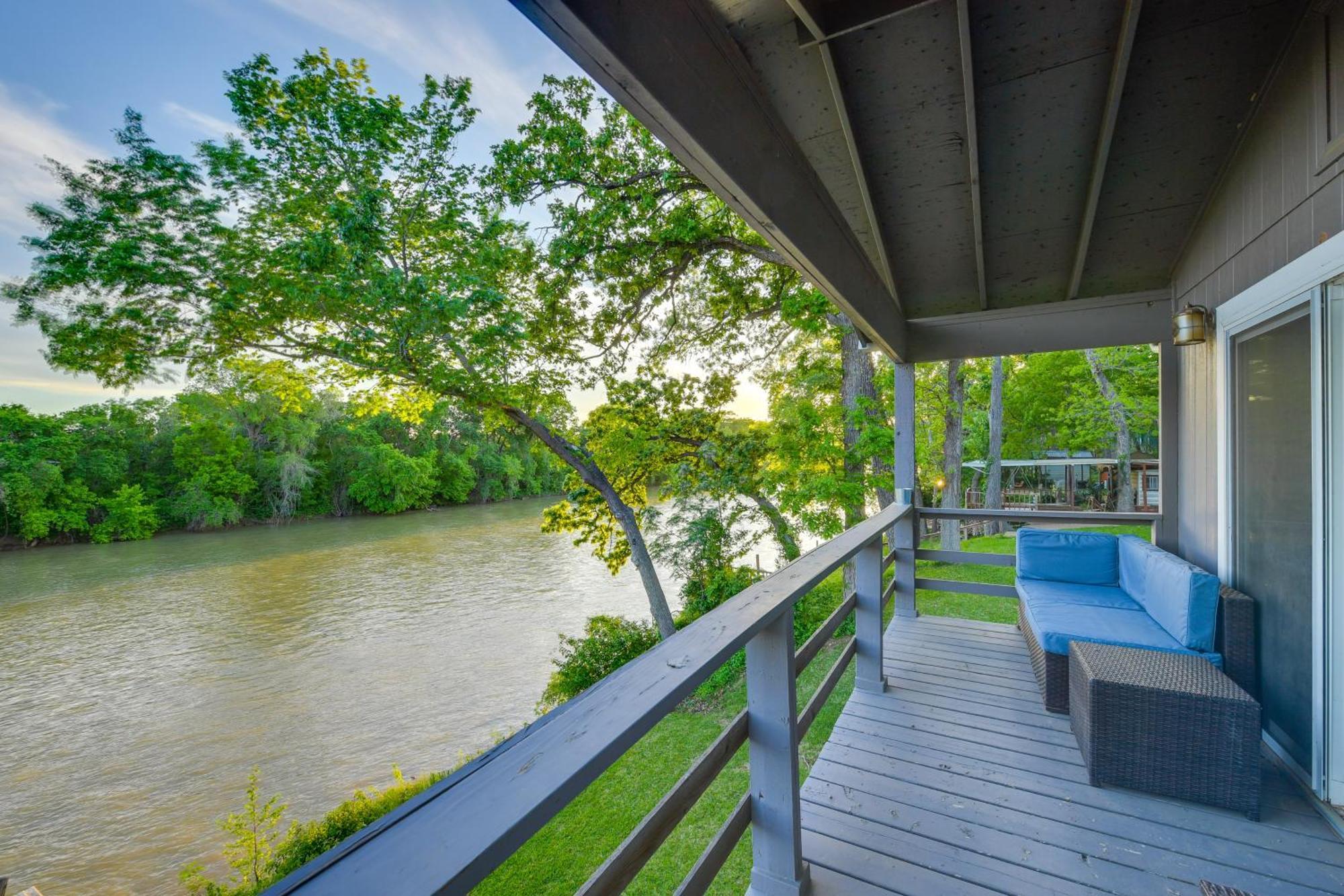 Appartamento Rustic River Cabin With Dock And Covered Deck! Waco Esterno foto